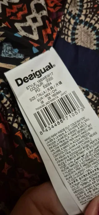 Chaqueta Desigual T.36 Negra y Multicolor