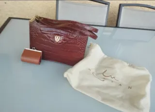 Bolso charol, sin estrenar, regalo monedero