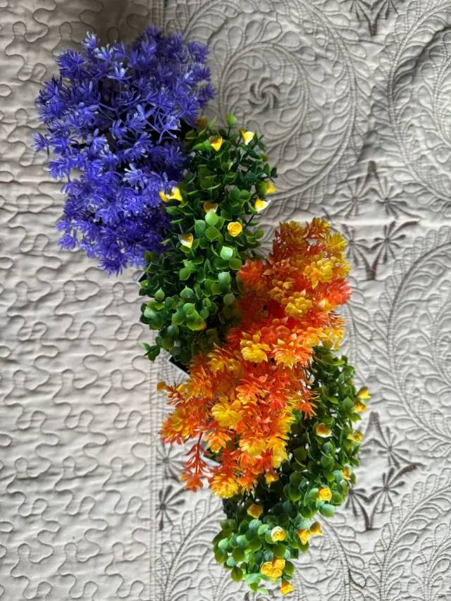 Planta topiaria artificial con maceta