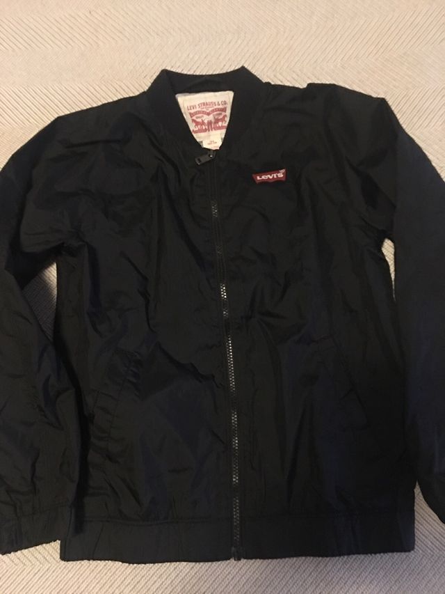 Cortavientos Levi's niño negro