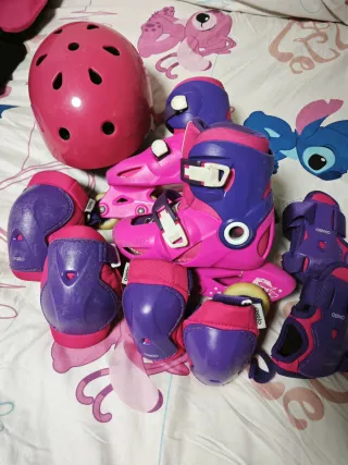 Patines y protecciones niña rosa/morado