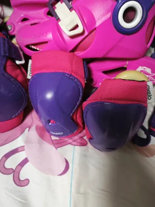 Patines y protecciones niña rosa/morado
