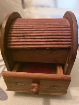 Caja joyero madera terciopelo música