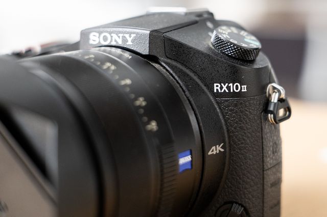 Sony RX10 II F2.8 24-200mm Cámara