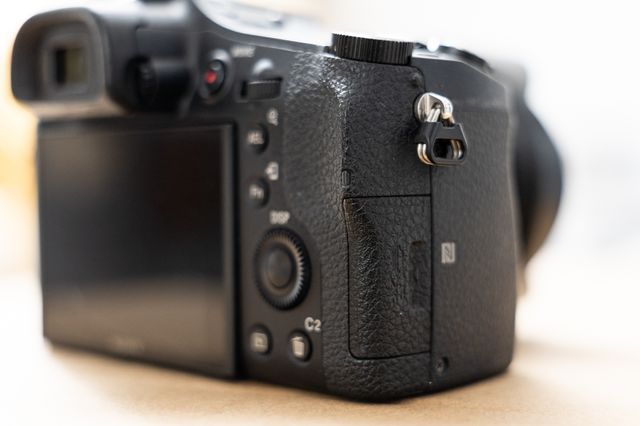 Sony RX10 II F2.8 24-200mm Cámara