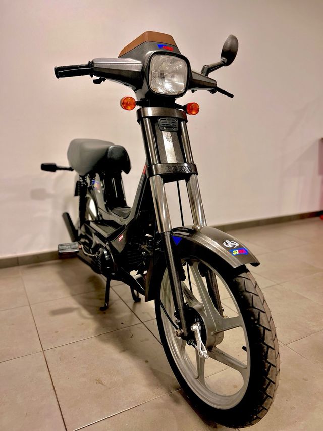 Derbi Variant Start 5 World Champion