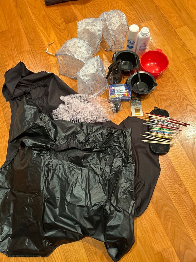 Lote Peluquería: Capas, Bolos, Brochas