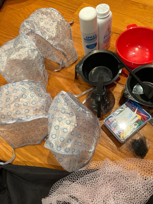 Lote Peluquería: Capas, Bolos, Brochas