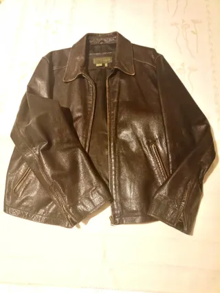 Cazadora de piel marrón