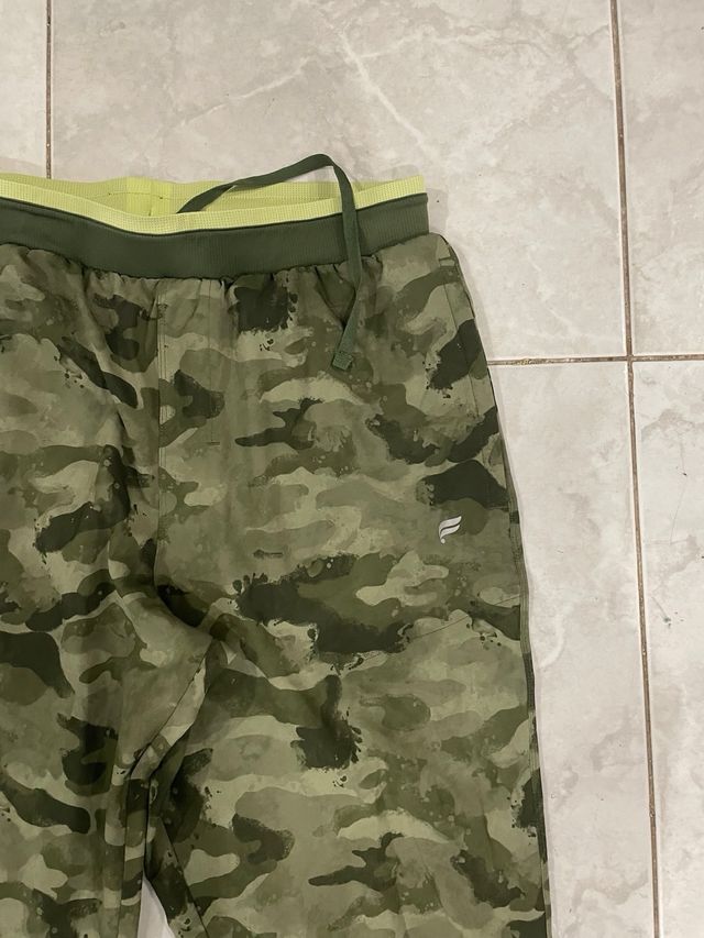 Pantalones de entrenamiento Fabletics camuflaje
