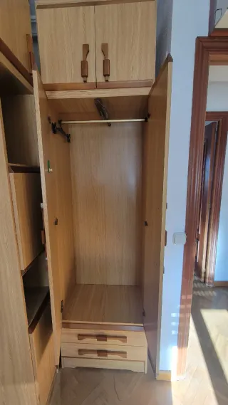 Armario de madera 2 puertas + altillo