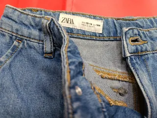 Falda vaquera corta con pliegues