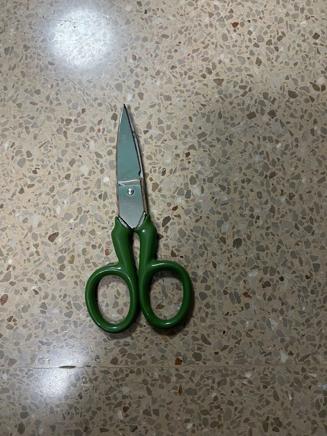 Tijeras 3 Claveles Asica 5