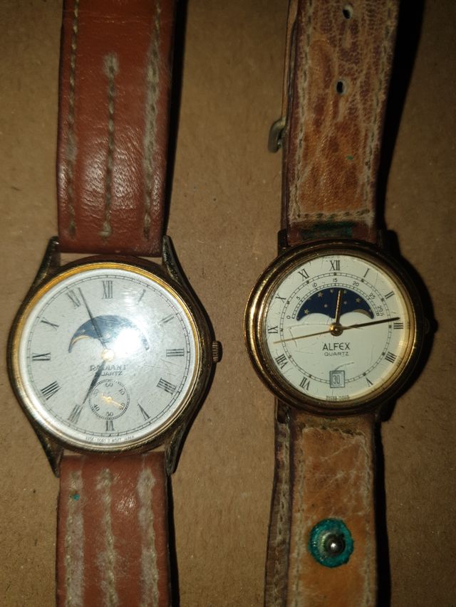2 Relojes de Pulsera con Luna