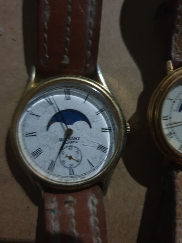 2 Relojes de Pulsera con Luna