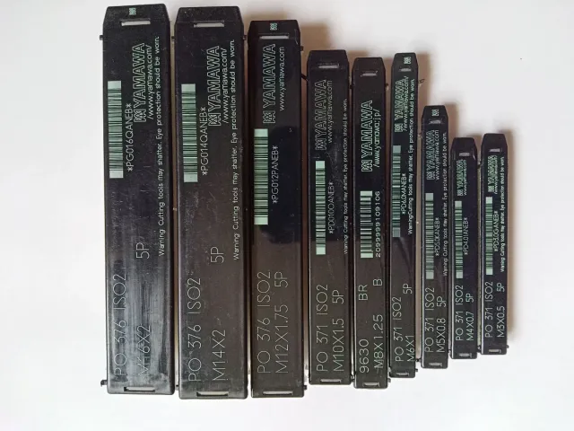 Lotto 9 maschi filettare YAMAWA