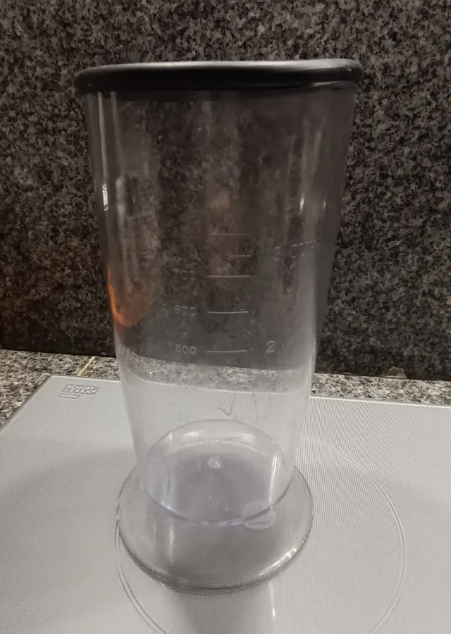 Jarra medidora con tapa