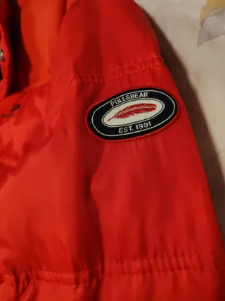 Plumas Pull&Bear Rojo Talla L