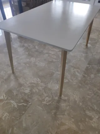 Mesa de comedor Kenay blanca