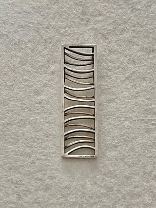 Colgante plata alargado diseño ondulado