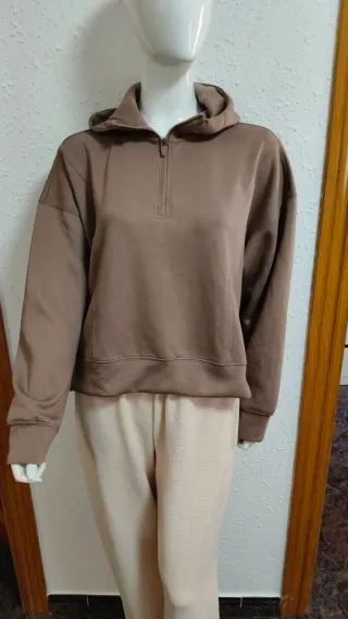 Sudadera marrón oversize con capucha