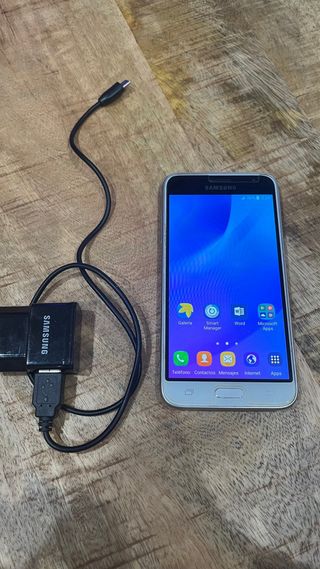 Samsung Galaxy J3 (2016) Blanco/Negro