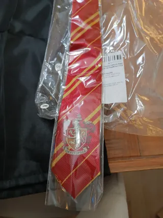 Túnica, bufanda y corbata Harry Potter