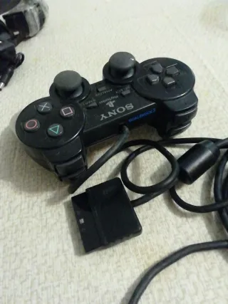 Mando PS2 Negro + Juegos