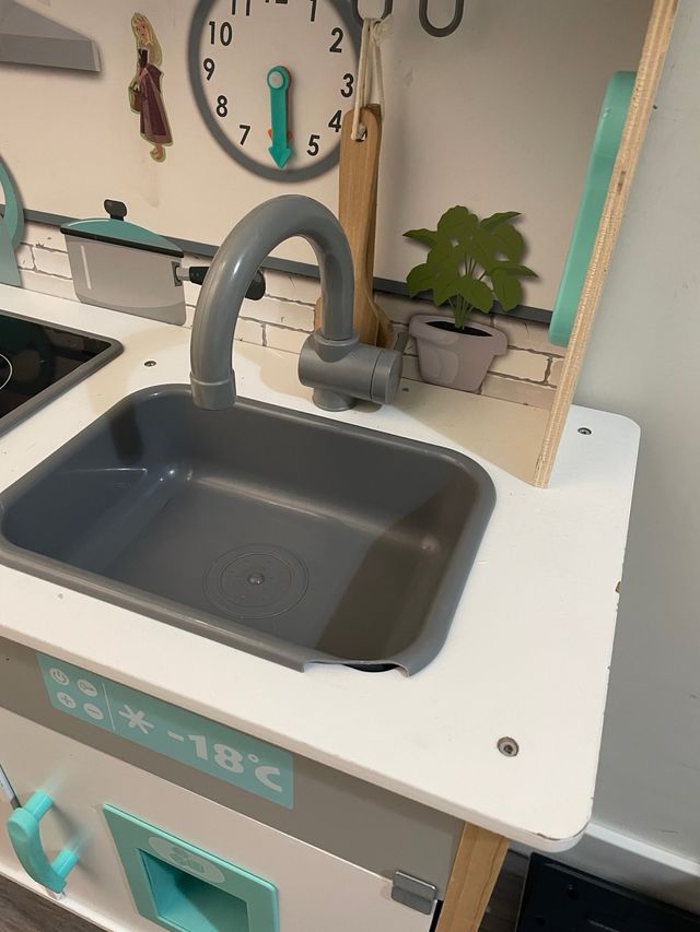 Cocinita de madera infantil