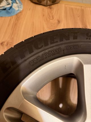 Llantas Mercedes 16” Goodyear Originales