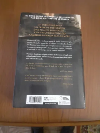 Elantris (edición limitada): Una novela del Cos...