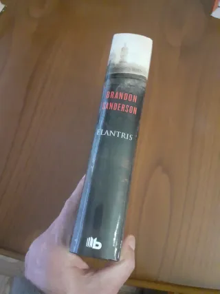 Elantris (edición limitada): Una novela del Cos...