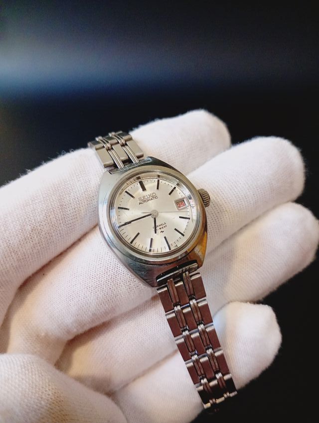 Reloj Seiko Automático Plata y Blanco