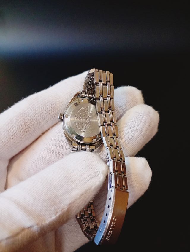 Reloj Seiko Automático Plata y Blanco