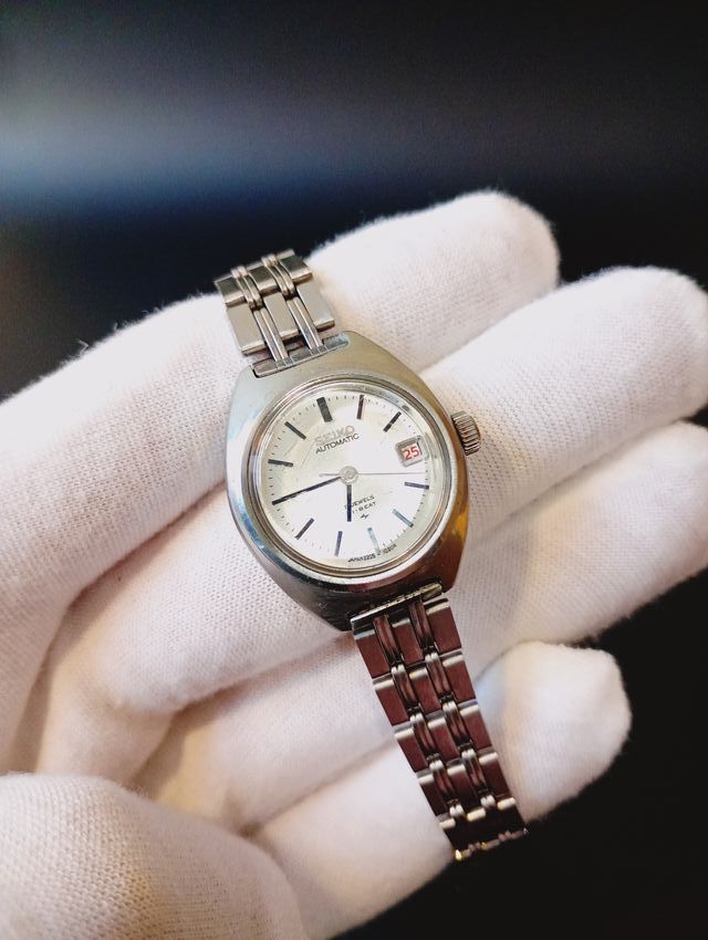 Reloj Seiko Automático Plata y Blanco