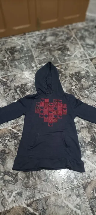 Sudadera con corazón I LOVE YOU. En bueb estado