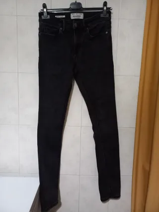 Vaqueros negros hombre