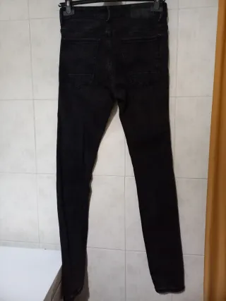 Vaqueros negros hombre