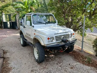 Suzuki Samurai
