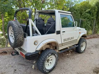 Suzuki Samurai
