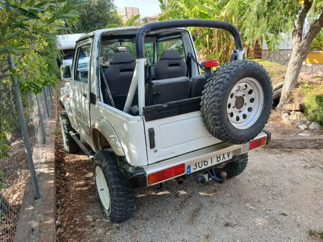 Suzuki Samurai