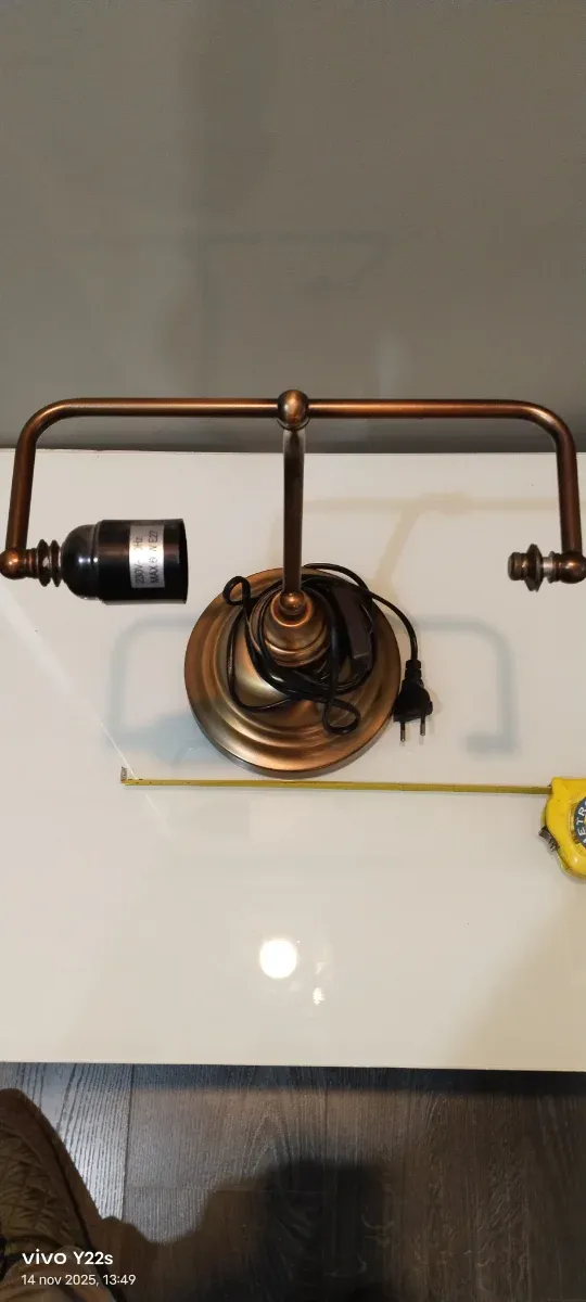 Lámpara de escritorio estilo banquero