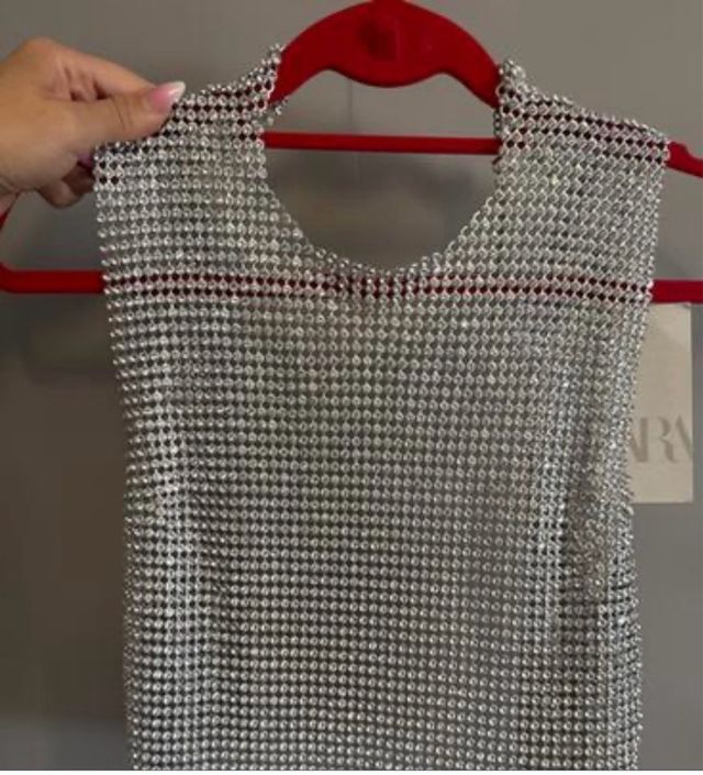 Top Zara Brillante Talla Única su precio es de 50€