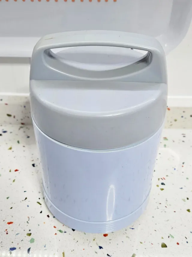 Termo con dos recipientes