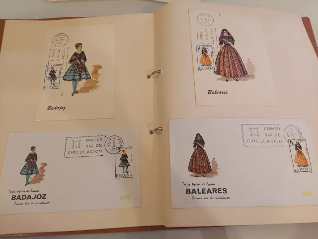 24 Sobres 1er Día Circulación Trajes Regionales 67