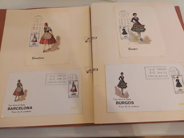 24 Sobres 1er Día Circulación Trajes Regionales 67