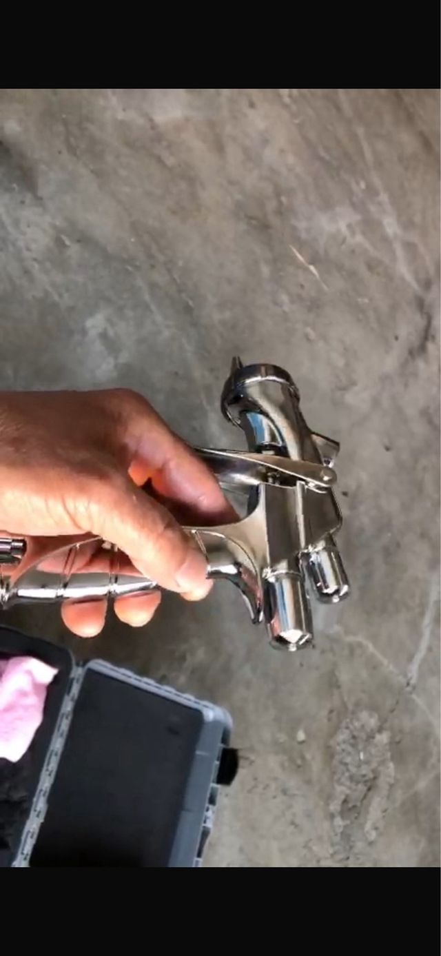 Maletín 2 Pistolas Iwata Pininfarina