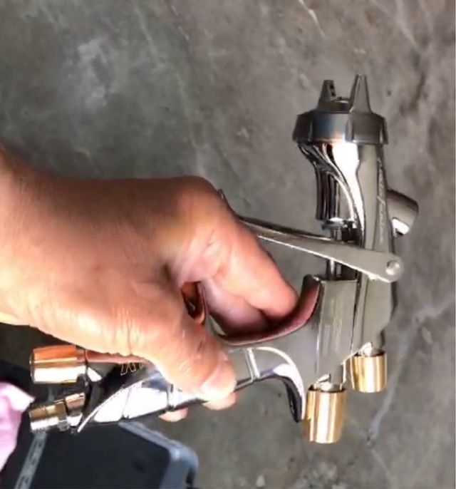 Maletín 2 Pistolas Iwata Pininfarina