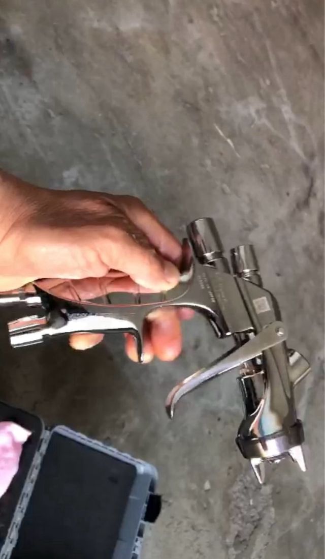 Maletín 2 Pistolas Iwata Pininfarina