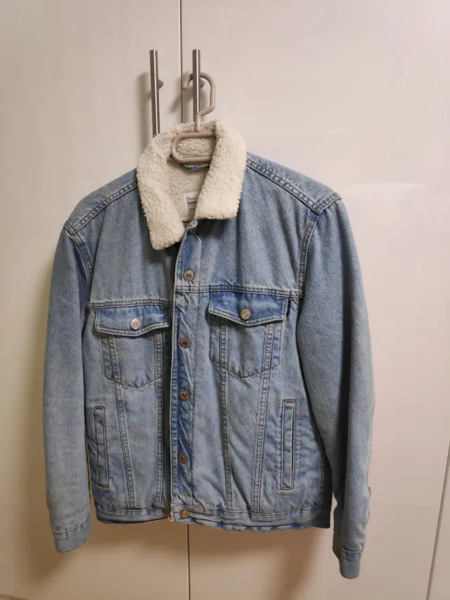 Cazadora vaquera forrada Bershka Talla XS